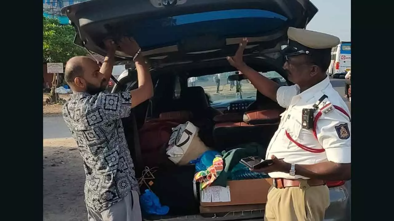 Dakshina Kannada Police Crack Down on Illegal Tint Glass Use, Collect ₹2.53 Lakh in Fines Dakshina Kannada Police Crack Down on Illegal Tint Glass Use, Collect ₹2.53 Lakh in Fines