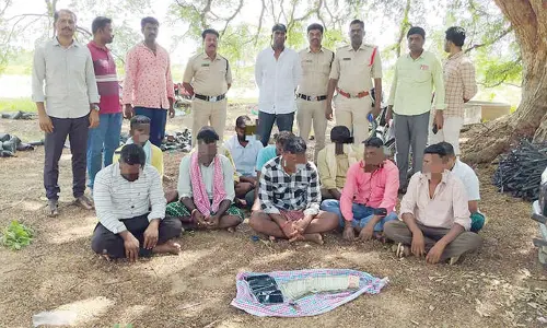 Cops arrest 11 involved in gambling