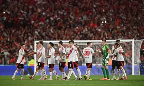 River Plate routs Barracas to reach quarterfinals of Argentine league