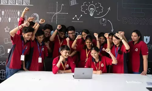 Girls outshine boys in CBSE