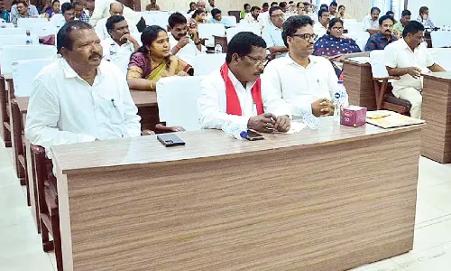 Officials told to resolve public issues at the earliest