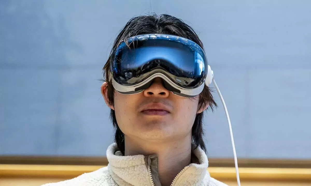 Apple May Introduce Eye-Tracking Scrolling in Vision Pro with visionOS 3