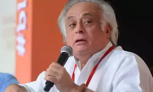 Ameriki papa ne war rukwa di kya: Cong takes swipe at govt over Trumps remarks