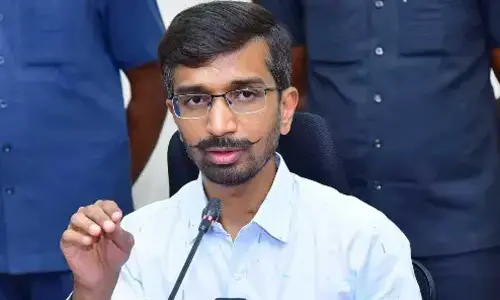 Take steps to distribute groundnut seeds for Kharif: Collector