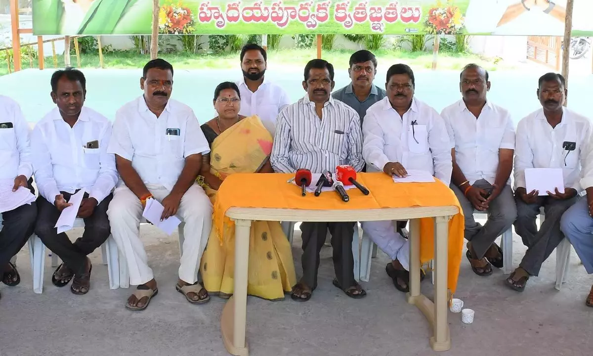 Cong leaders allege BRS activists are masquerading as farmers