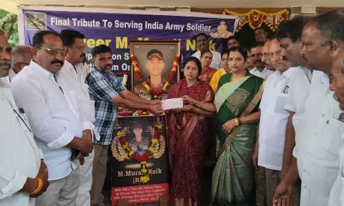 YSRCP supports family of martyr Murali Naik with Rs 25 lakh