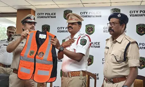 Despite soaring temperatures, traffic cops stay cool!