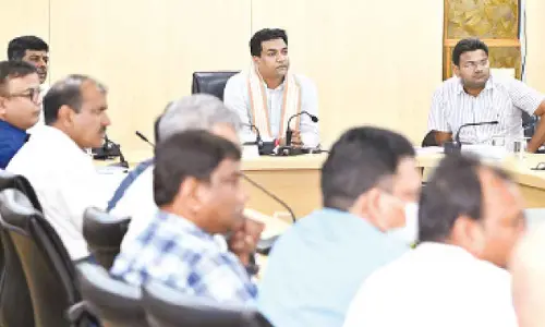 Govt hosts first-ever meet with gig workers