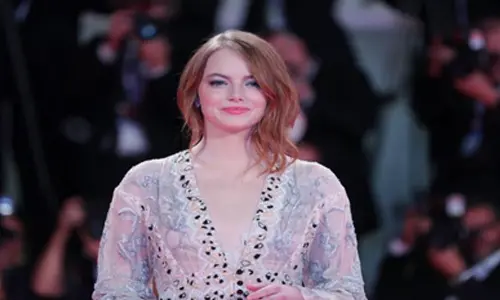 Emma Stone went down the rabbit hole of social media conspiracy theories for ‘Eddington’ role