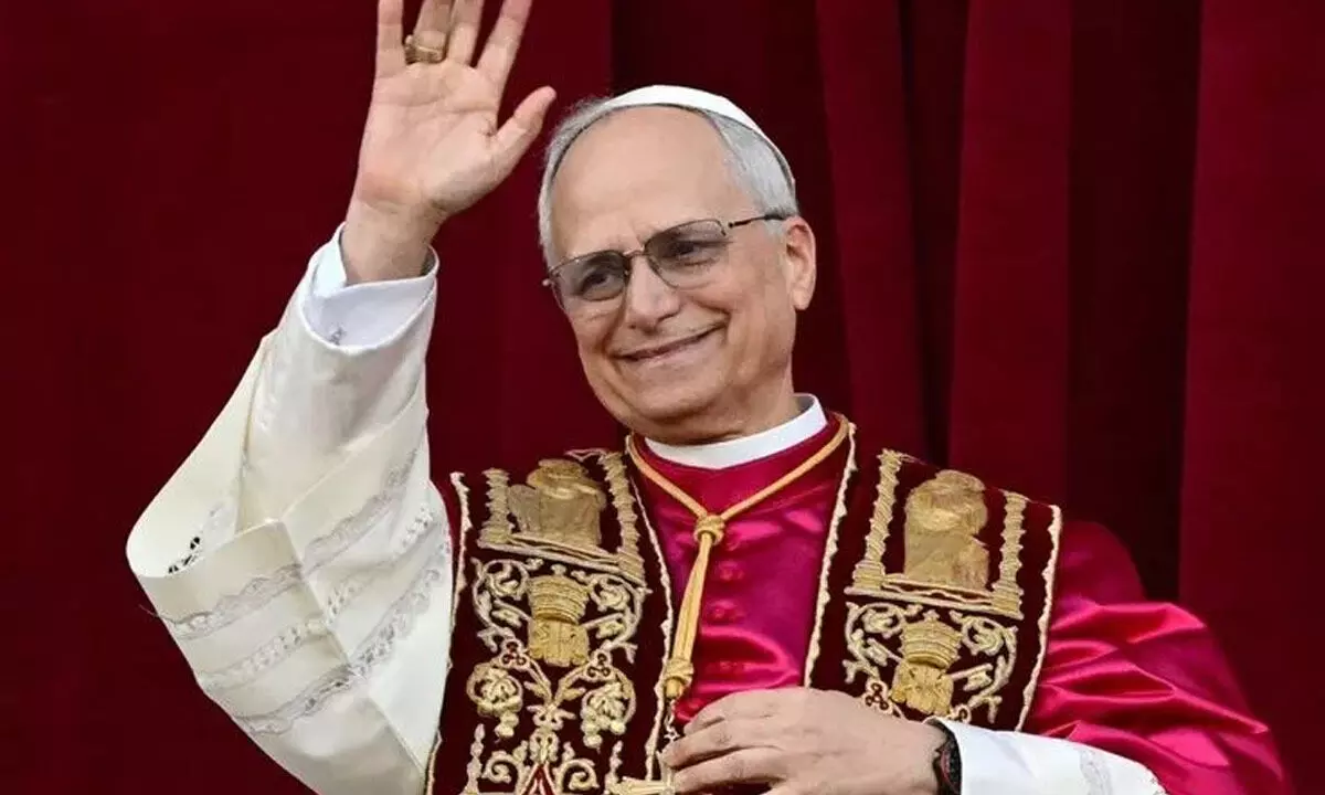 Pope calls for peace in war zones as mass ends Pope calls for peace in war zones as mass ends