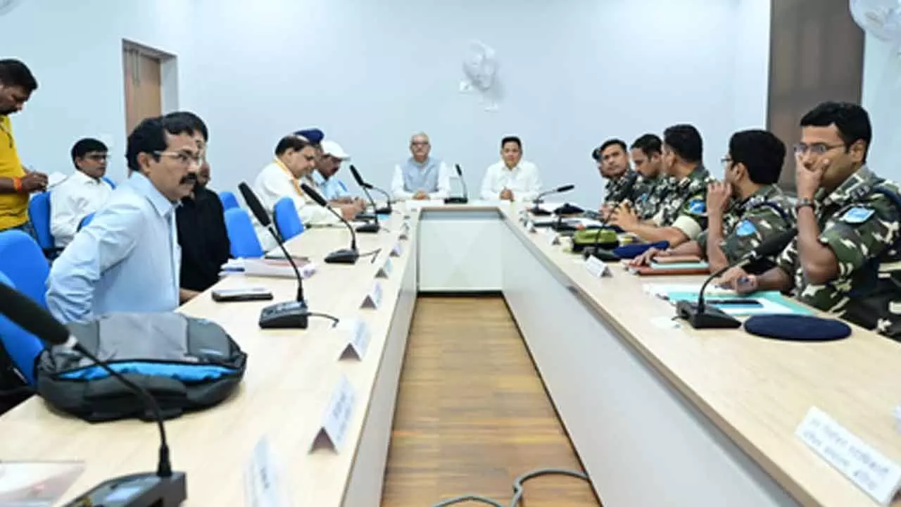 Bihar: ECI reviews poll preparedness in Valmiki Nagar, West Champaran