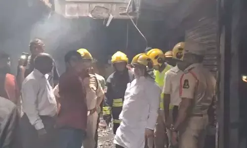 Major fire shop in Old City in Hyderabad, CM Revanth asks quick resue operations