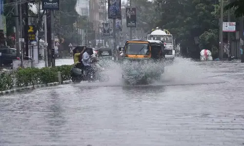 Heavy rain lashes Anantapur district, normal Life disrupted