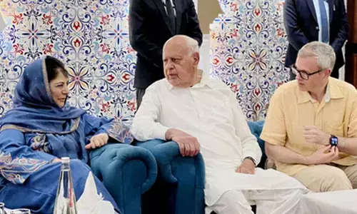 Omar vs Mehbooba - How Kashmirs dynasts flip on India and Pakistan