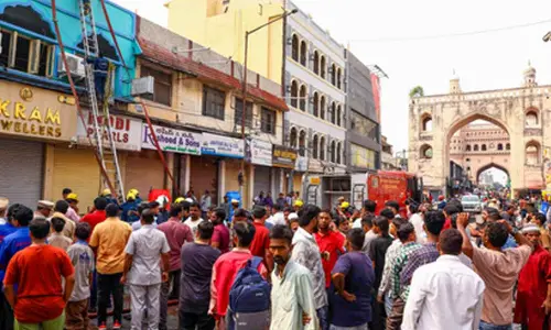 Telangana govt. announces ex-gratia to Gulzars house fire accident victims