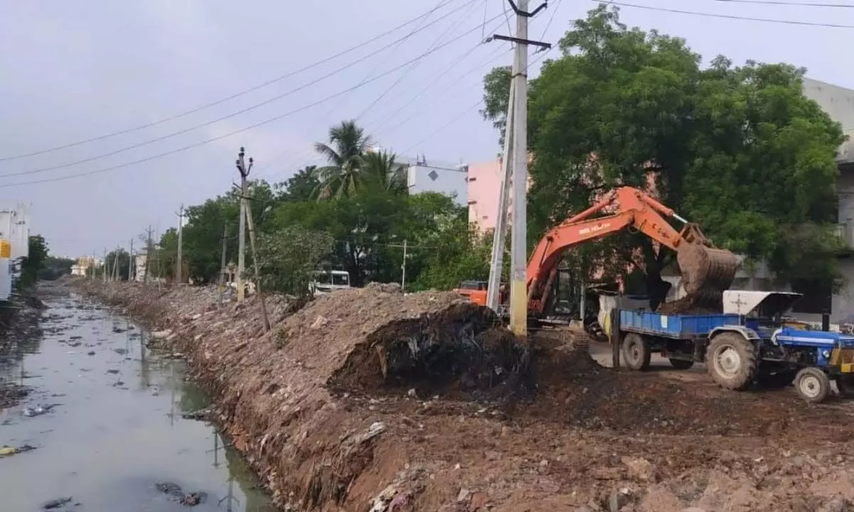 Kurnool’s desilting drive underway Kurnool’s desilting drive underway