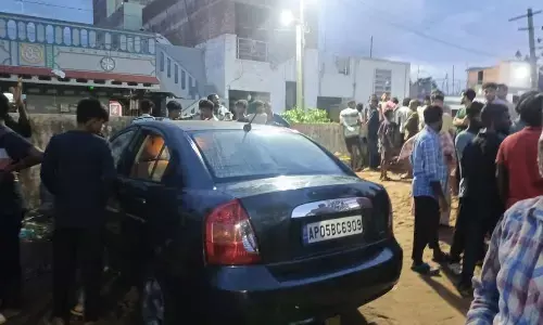 Four children die in locked car