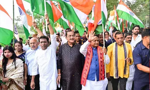 Majhi, Oram take part in Tiranga Yatras