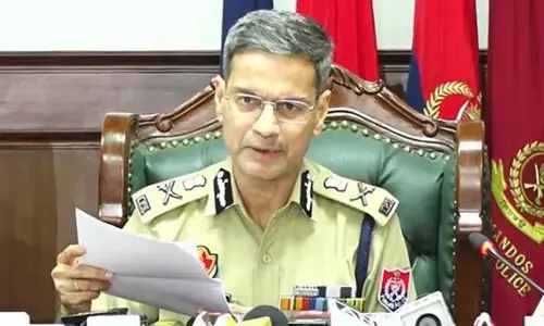 2 held in Punjab for leaking info to Pak