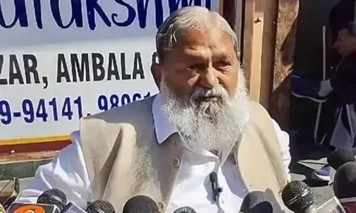 Those who live in India and support Pak dangerous: Vij