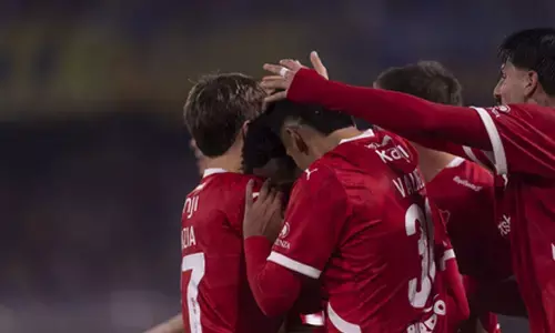 Independiente, San Lorenzo reach last-four stage in Argentine title race