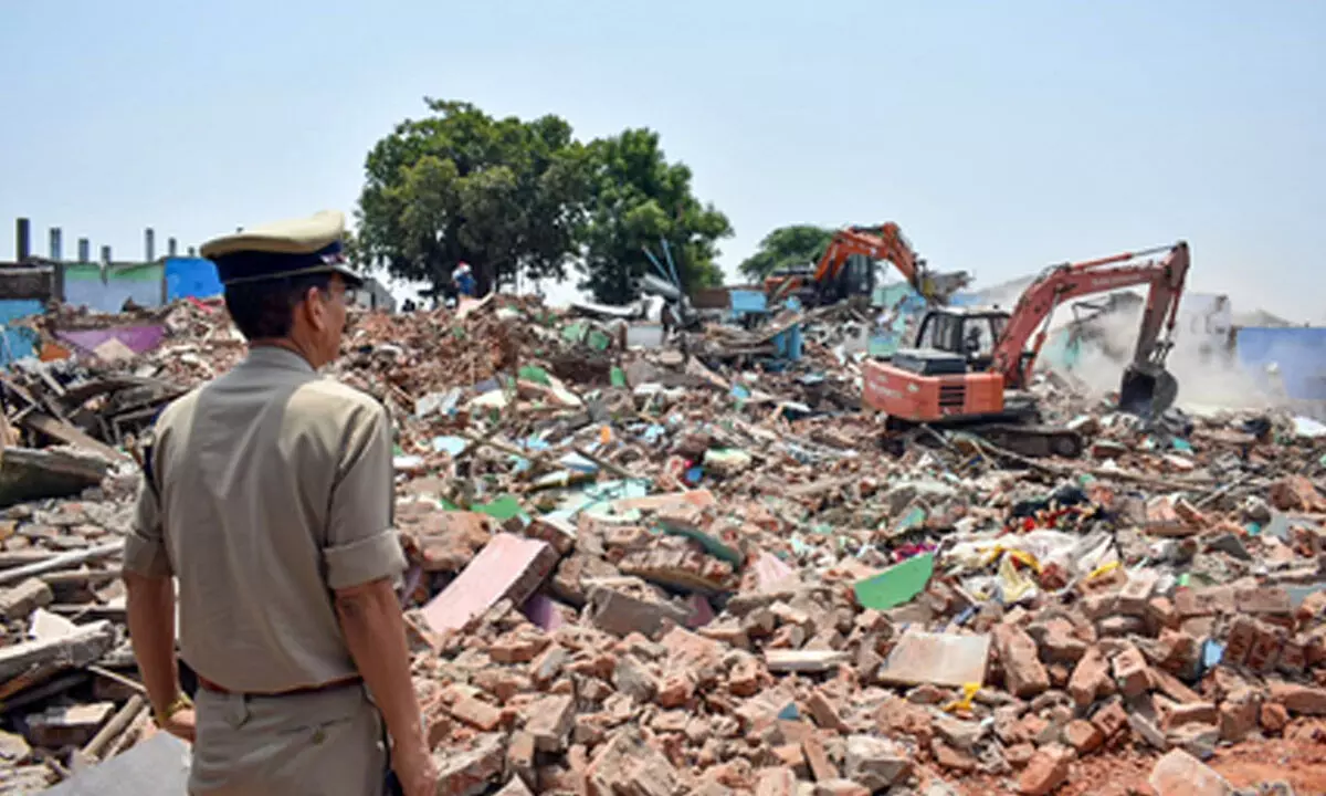 Gujarat: 2.5 lakh sq meters encroachments targeted in Chandola Lake demolition drive