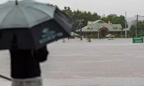 Thousands isolated as flooding crisis in Australia worsens