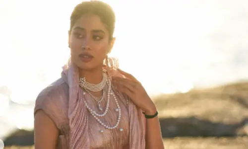 Janhvi Kapoors Regal Red Carpet Debut at Cannes 2025 in Custom Tarun Tahiliani Ensemble