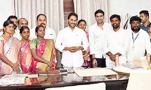 Jagan condemns TDP’s ‘assault on democracy’ in Tiruvuru