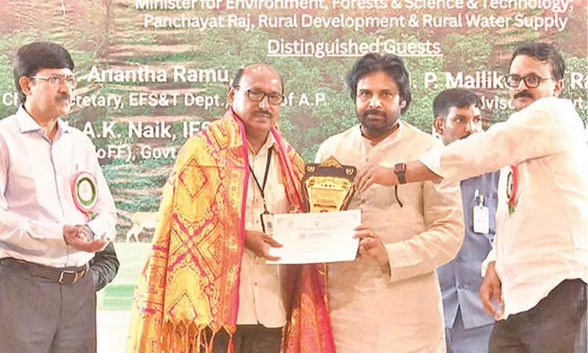 Scriber Lakshmi Prasad honoured with Biodiversity Green journalist award Scriber Lakshmi Prasad honoured with Biodiversity Green journalist award