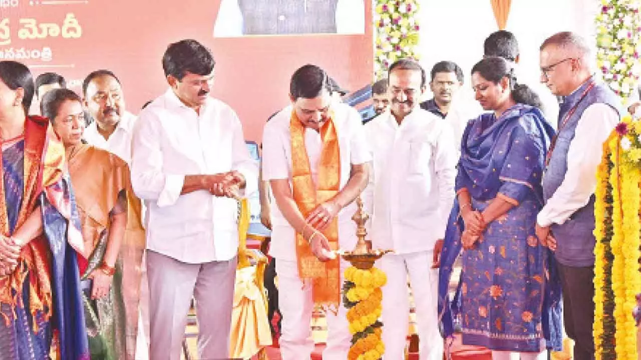 Upgraded Warangal rly station showcases Kakatiya Art: Kavya Upgraded Warangal rly station showcases Kakatiya Art: Kavya