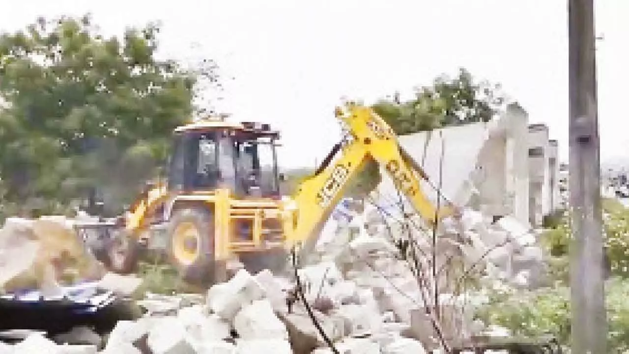 HYDRA clears illegal structures from cemetery