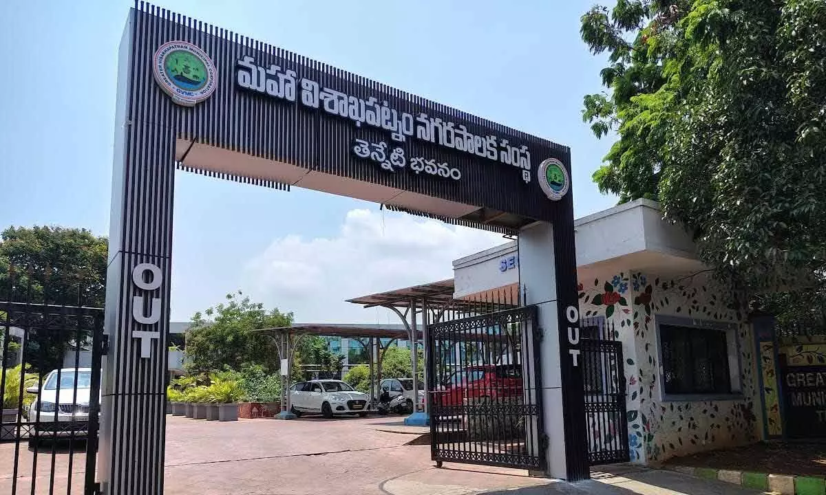 Civic body functions sans full-fledged chief for long Civic body functions sans full-fledged chief for long