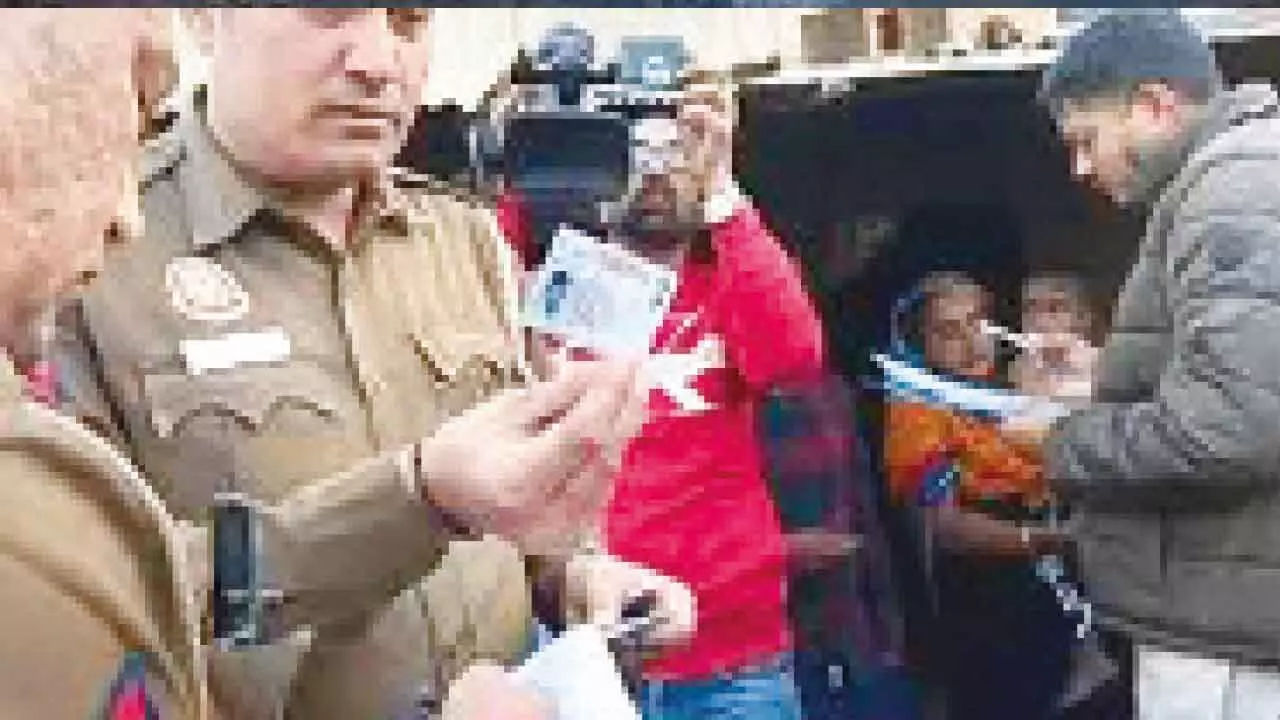 Police nab 121 illegal Bangladeshi immigrants Police nab 121 illegal Bangladeshi immigrants