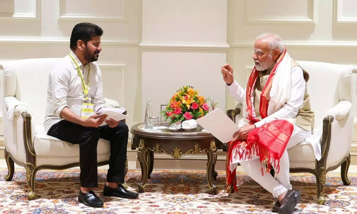 CM seeks Modi’s help for infra, metro rail projects in state CM seeks Modi’s help for infra, metro rail projects in state