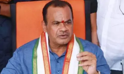 Cadre celebrates Komatireddy’s birthday