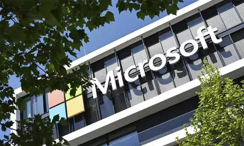 Microsoft Employee Defies Email Restrictions to Voice Support for Palestinians
