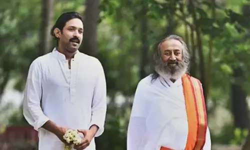 Vikrant Massey visits Art of Living Ashram in Bengaluru as part of preparations for ‘White’