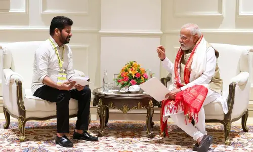 CM seeks Modi’s help for infra, metro rail projects in state