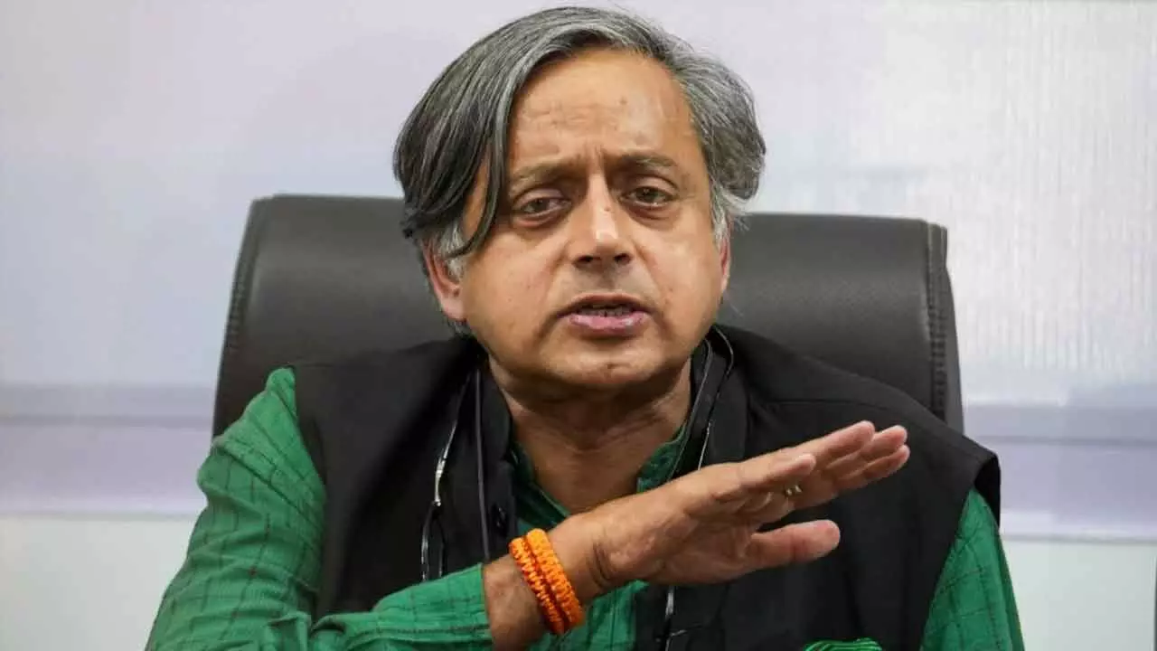 Tharoor talks sense, Congress squirms