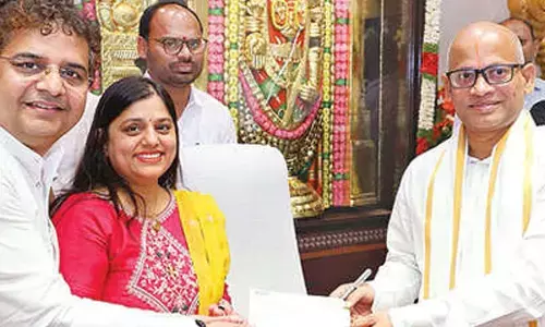 Rs 10L donated to TTD Arogya Varaprasadini