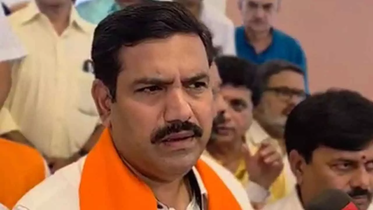 BJP slams Cong for emergency-like crackdown on opposition, media in Karnataka