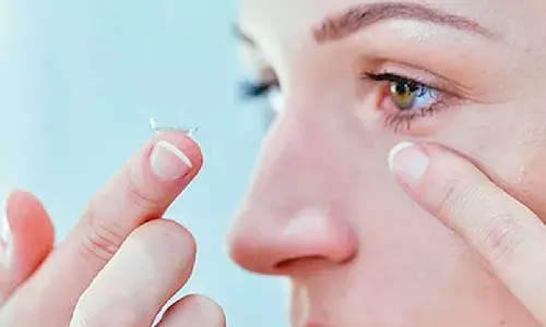 Scientists develop contact lenses that let humans see near-infrared light