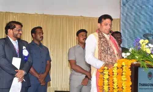 Sridhar Babu extends full support to doctors