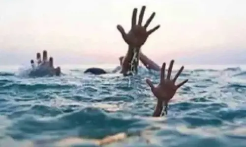 Eight drown in Godavari