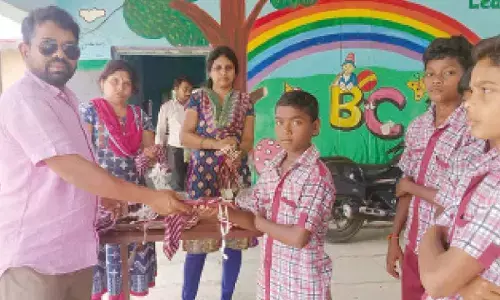 Wow! Sarkari teacher on YouTube helps students crack tough problems with ease