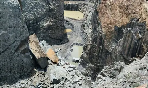 Tamil Nadu Quarry Blast Triggers Deadly Rockslide, Kills Five Workers