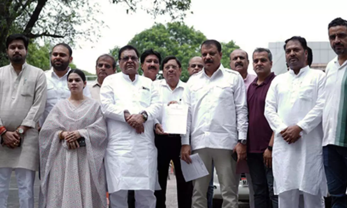 MP: Congress delegation meets DGP after Jitu Patwaris brothers booked for land grabbing MP: Congress delegation meets DGP after Jitu Patwaris brothers booked for land grabbing