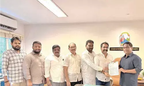 Pool kalasi workers hail VPA’s move to implement time scale