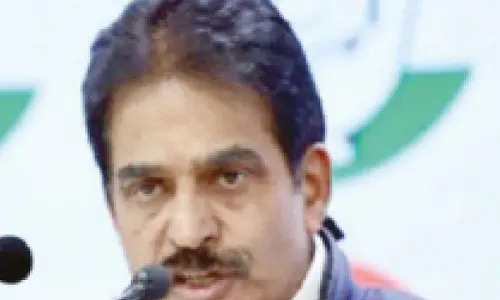 PM’s silence gives impression that foreign policy is no longer sovereign